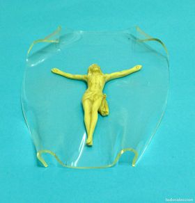 Antiguidades: ORIGINAL CRUCIFIJO DE SOBREMESA, JESÚS EN PLÁSTICO, BASE EN METACRILATO O SÍMIL